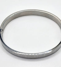 Load image into Gallery viewer, Roman Numeral Bangle